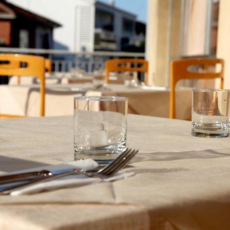 Hotel Alfa Anche In All Inclusive Rimini Exterior foto