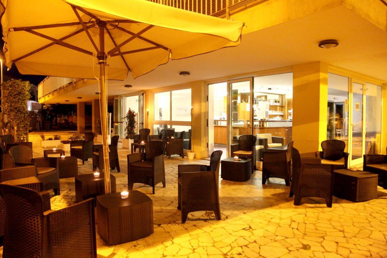 Hotel Alfa Anche In All Inclusive Rimini Exterior foto